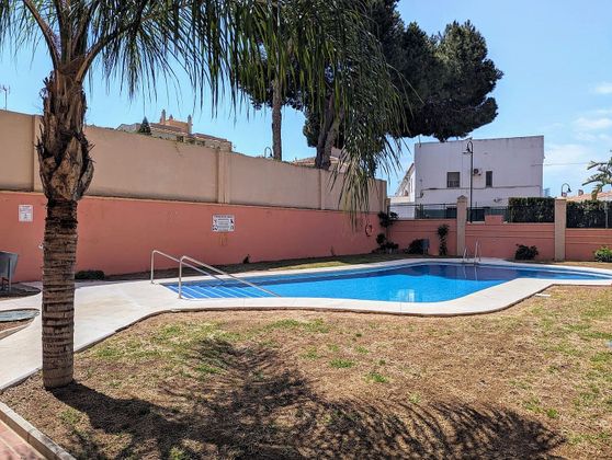 Foto 1 de Alquiler de piso en Las Lagunas de 1 habitación con terraza y piscina
