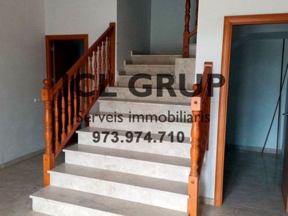 Foto 2 de Casa en venta en Alguaire de 4 habitaciones con terraza y garaje