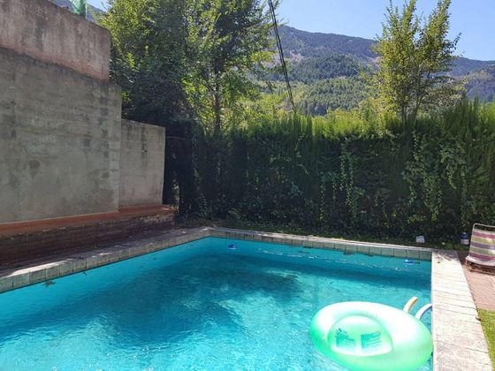 Foto 1 de Casa rural en venta en Figols i Alinyà de 8 habitaciones con piscina y jardín