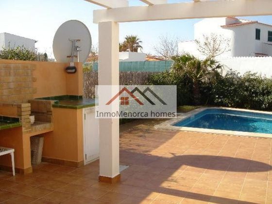 Foto 1 de Xalet en venda a Cala En Blanes de 3 habitacions amb terrassa i piscina