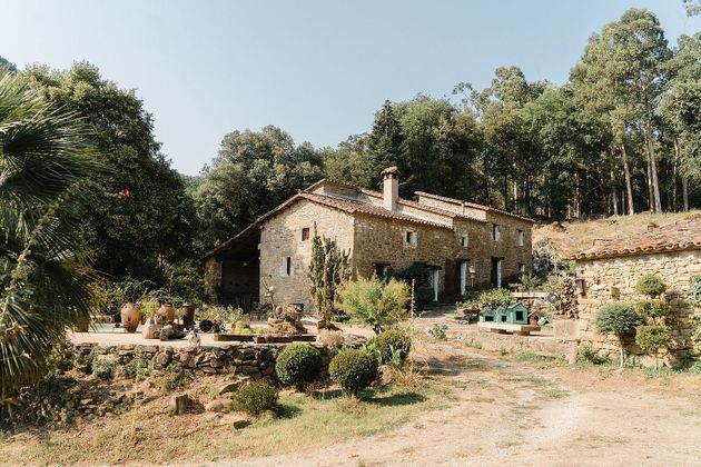 Foto 2 de Venta de casa rural en Sant Aniol de Finestres de 4 habitaciones con terraza y piscina