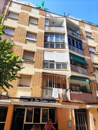 Foto 1 de Venta de piso en calle Sardana de 3 habitaciones con balcón y ascensor