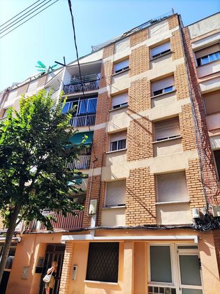 Foto 2 de Venta de piso en calle Sardana de 3 habitaciones con balcón y ascensor