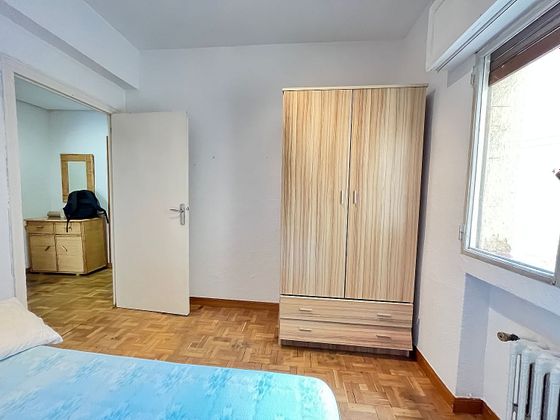 Foto 2 de Alquiler de piso en Acacias de 3 habitaciones con muebles y aire acondicionado