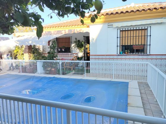Foto 1 de Chalet en venta en Centro - Alhaurín de la Torre de 4 habitaciones con terraza y piscina