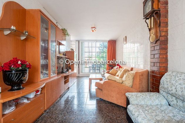 Foto 2 de Casa adossada en venda a avenida França de 6 habitacions amb terrassa i piscina
