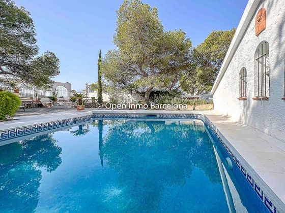 Foto 1 de Xalet en venda a calle Mistela de 4 habitacions amb terrassa i piscina