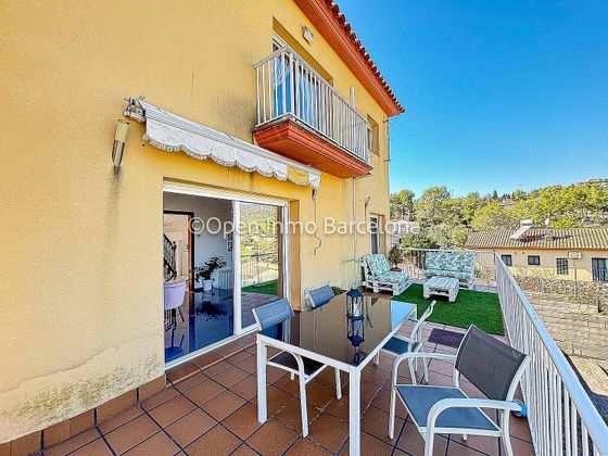 Foto 2 de Chalet en venta en calle Ourense de 4 habitaciones con terraza y jardín