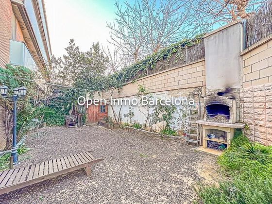 Foto 1 de Piso en venta en calle Moli de Vent de 3 habitaciones con terraza y jardín