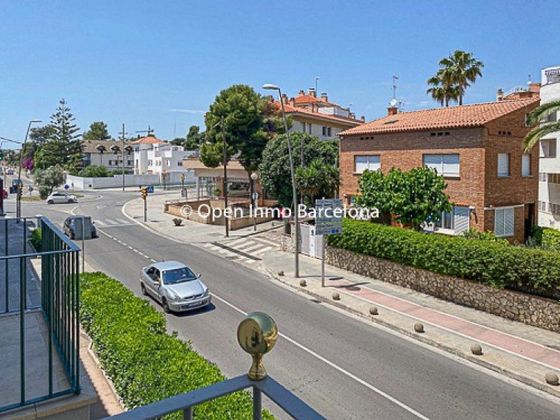 Foto 1 de Venta de casa en paseo De Vilanova de 2 habitaciones con terraza y balcón