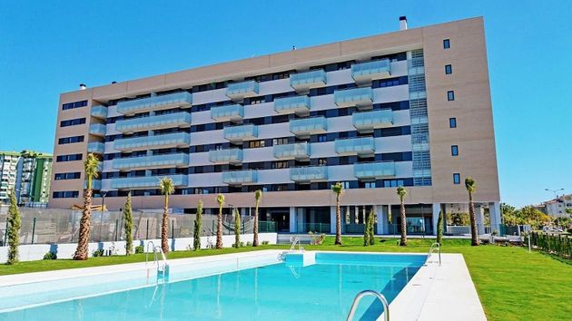 Foto 1 de Piso en venta en El Cónsul - Ciudad Universitaria de 3 habitaciones con terraza y piscina