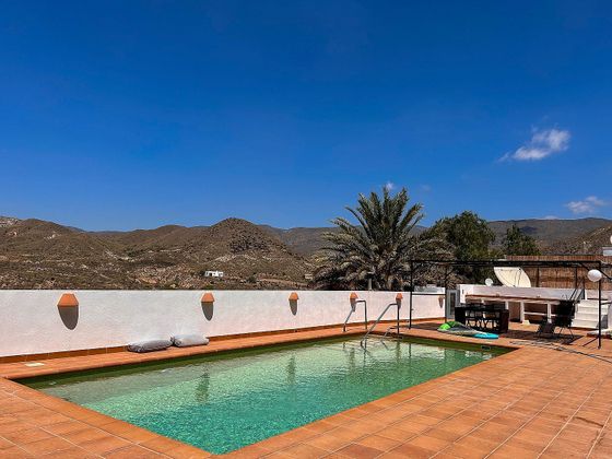 Foto 1 de Chalet en venta en Carboneras de 5 habitaciones con terraza y piscina