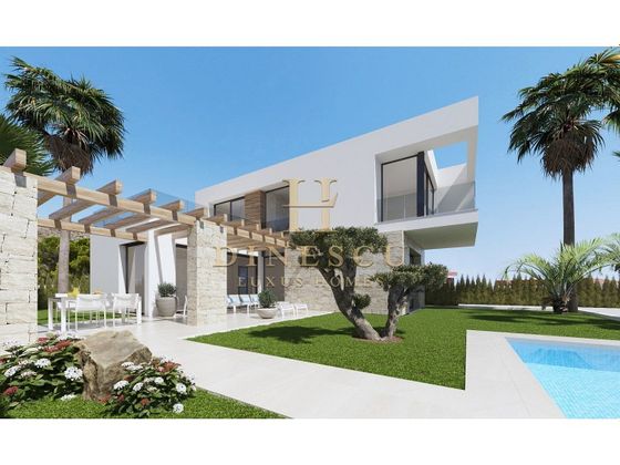 Foto 2 de Xalet en venda a Centro Urbano de 3 habitacions amb terrassa i piscina