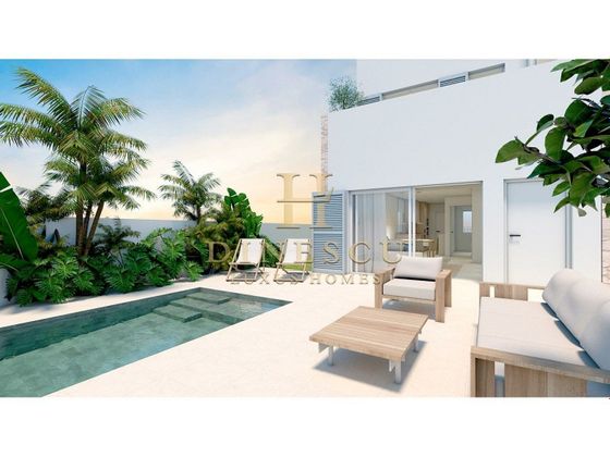 Foto 1 de Casa adossada en venda a Torre de la Horadada de 3 habitacions amb terrassa i piscina
