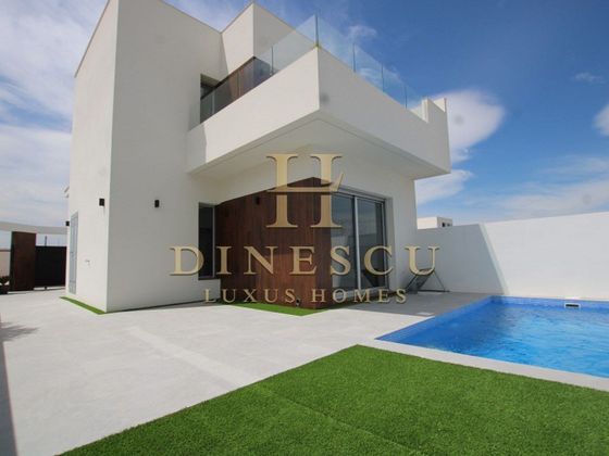 Foto 1 de Xalet en venda a San Fulgencio de 3 habitacions amb terrassa i piscina