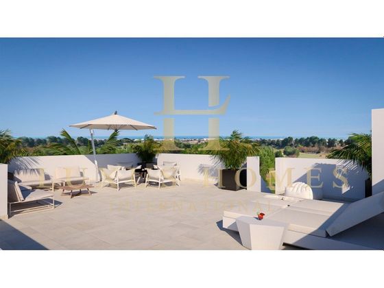 Foto 1 de Ático en venta en Torre de la Horadada de 2 habitaciones con terraza y piscina