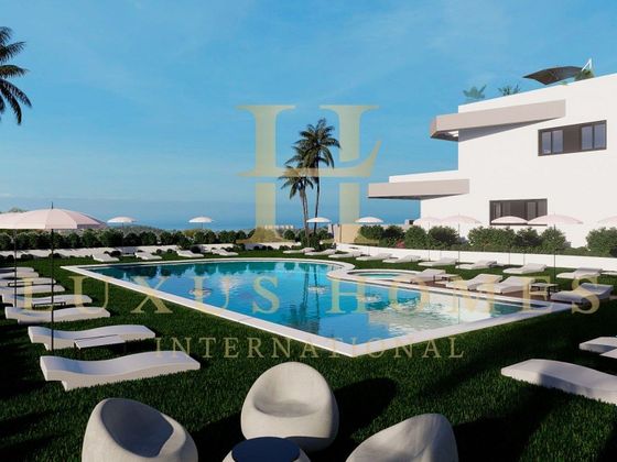 Foto 2 de Dúplex en venda a Playa de Poniente de 2 habitacions amb terrassa i piscina