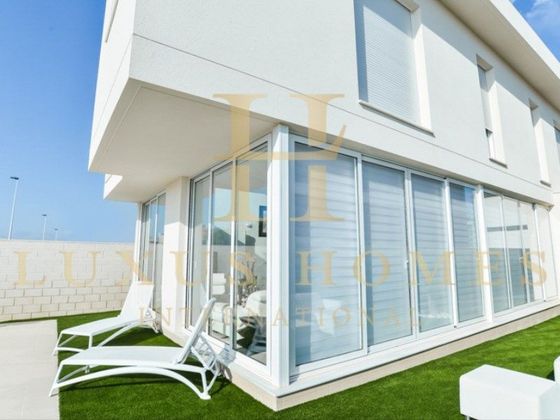Foto 2 de Chalet en venta en Gran Alacant de 3 habitaciones con terraza y piscina