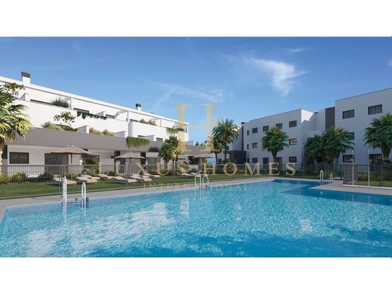 Foto 2 de Àtic en venda a Zona Norte de 2 habitacions amb terrassa i piscina