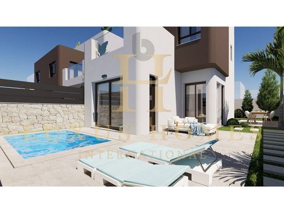 Foto 2 de Pis en venda a Torre de la Horadada de 2 habitacions amb terrassa i piscina