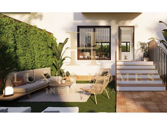 Foto 2 de Casa en venda a Parque Ayala - Jardín de la Abadía - Huelín de 3 habitacions amb terrassa i piscina