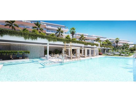 Foto 2 de Àtic en venda a Playa Bajadilla - Puertos de 2 habitacions amb terrassa i piscina