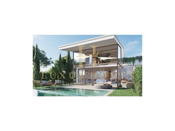 Foto 1 de Venta de chalet en Los Boliches de 4 habitaciones con terraza y piscina