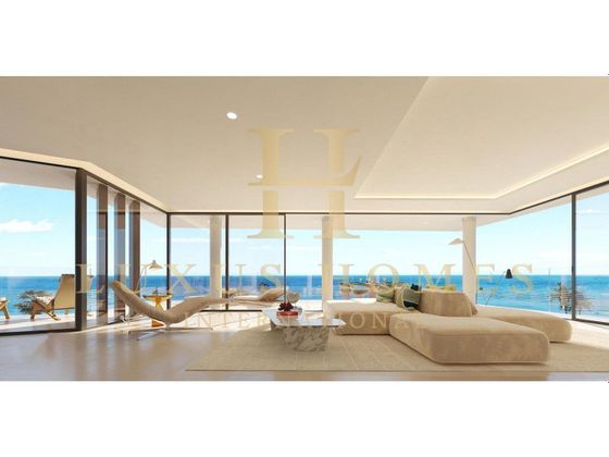 Foto 2 de Àtic en venda a Centro Urbano de 2 habitacions amb terrassa i piscina