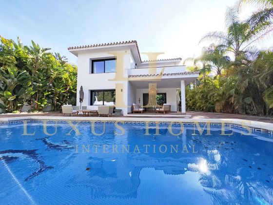 Foto 2 de Xalet en venda a Playa de la Fontanilla de 4 habitacions amb terrassa i piscina