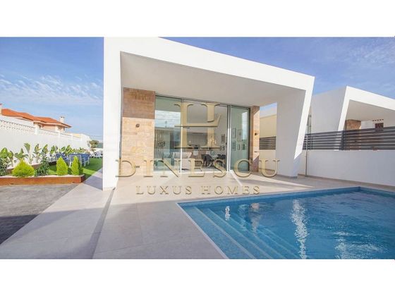 Foto 1 de Xalet en venda a Playa del Cura de 3 habitacions amb terrassa i piscina