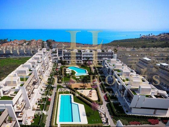Foto 1 de Dúplex en venta en Gran Alacant de 3 habitaciones con terraza y piscina