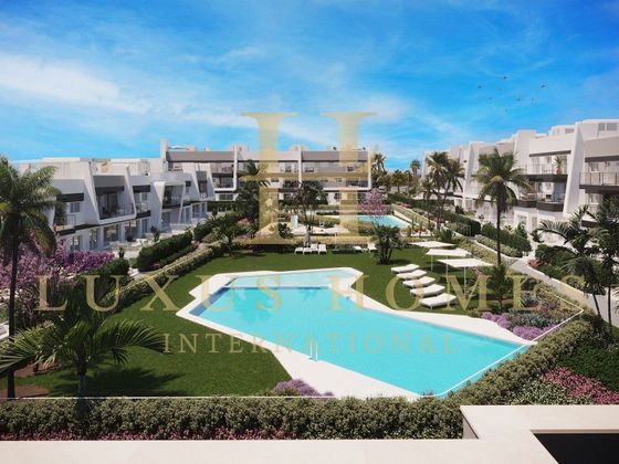 Foto 2 de Dúplex en venda a Gran Alacant de 3 habitacions amb terrassa i piscina