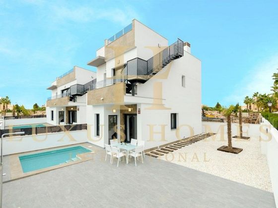 Foto 1 de Xalet en venda a Playa de los Locos de 3 habitacions amb terrassa i piscina