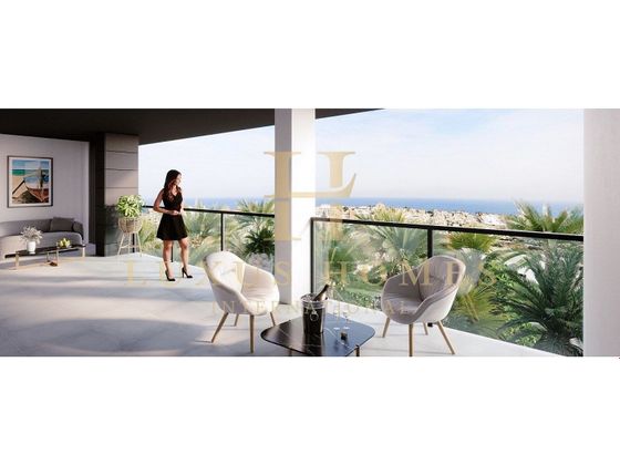 Foto 1 de Ático en venta en Playa de los Locos de 3 habitaciones con terraza y piscina