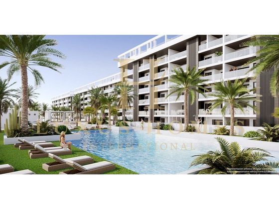 Foto 2 de Àtic en venda a Playa de los Locos de 3 habitacions amb terrassa i piscina