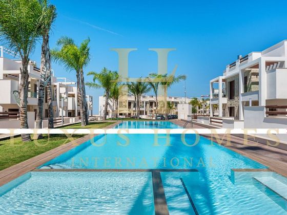 Foto 2 de Pis en venda a Playa de los Locos de 3 habitacions amb terrassa i piscina