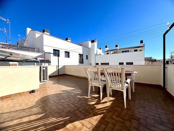 Foto 1 de Casa en venda a calle Martí de Porres de 4 habitacions amb terrassa i garatge