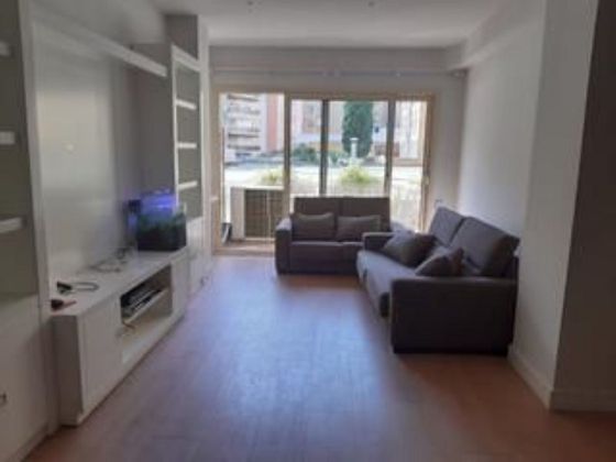 Foto 1 de Alquiler de piso en El Putxet i el Farró de 2 habitaciones con muebles y balcón