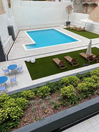 Foto 1 de Alquiler de piso en calle Placeta D'anna Murìa de 2 habitaciones con terraza y piscina