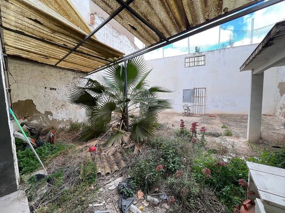 Foto 1 de Casa adossada en venda a Alaquàs de 4 habitacions amb terrassa i garatge