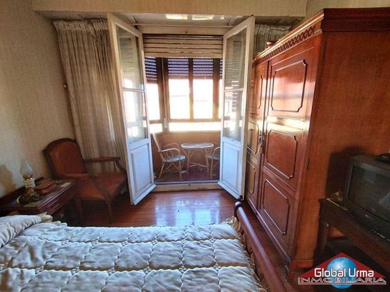 Foto 2 de Venta de piso en Centro - Desierto - Arrontegi de 3 habitaciones con balcón y calefacción