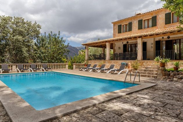 Foto 2 de Casa en venta en Bunyola de 6 habitaciones con terraza y piscina