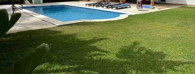 Foto 1 de Alquiler de chalet en Vistahermosa  - Fuentebravía de 4 habitaciones con terraza y piscina