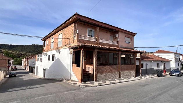 Foto 1 de Casa en venda a calle Granada de 5 habitacions amb terrassa i balcó