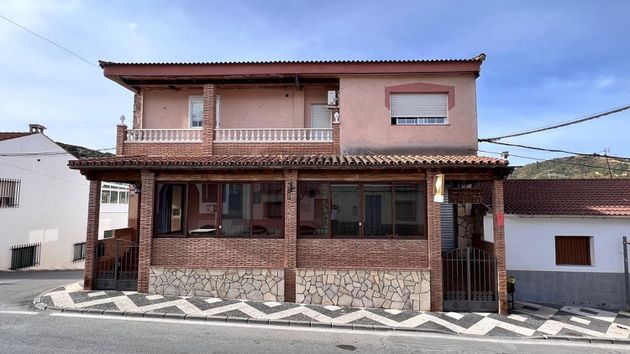 Foto 2 de Venta de casa en calle Granada de 5 habitaciones con terraza y balcón