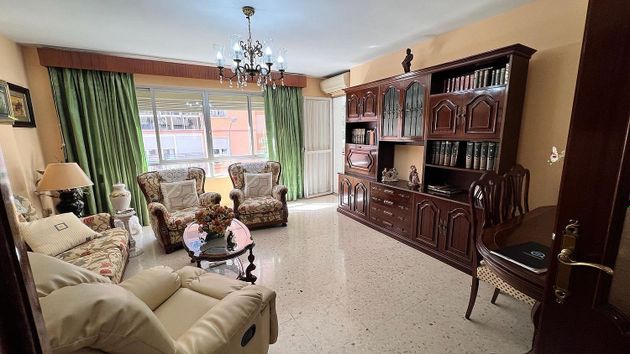 Foto 2 de Pis en venda a Perchel Norte - La Trinidad de 4 habitacions amb terrassa i garatge