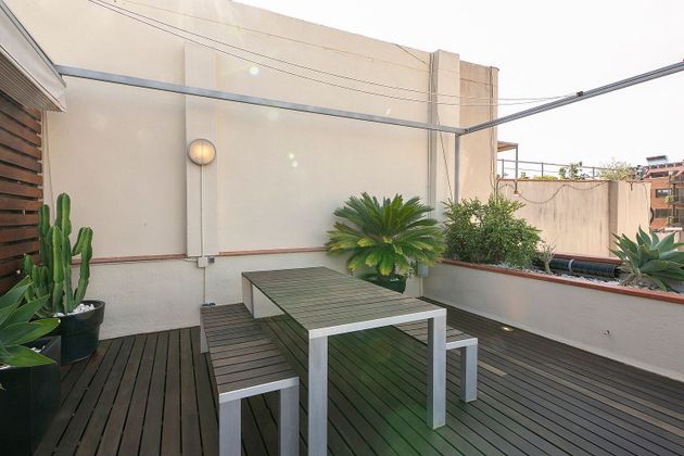 Foto 1 de Àtic en venda a calle De Girona de 2 habitacions amb terrassa i aire acondicionat