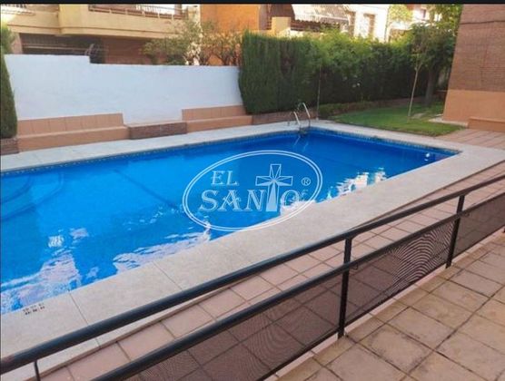Foto 1 de Venta de piso en Santa Rosa - Valdeolleros de 4 habitaciones con terraza y piscina