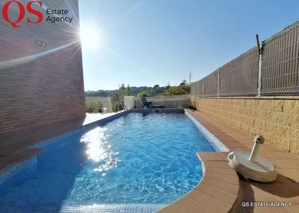 Foto 1 de Xalet en venda a Les Brises de Calafell - Segur de Dalt de 4 habitacions amb terrassa i piscina