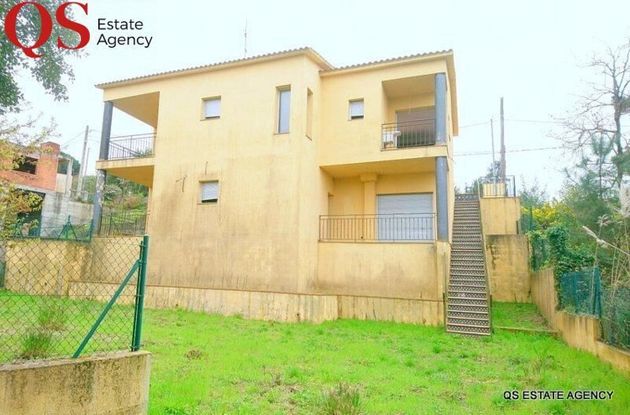 Foto 1 de Chalet en venta en Montbarbat de 4 habitaciones con terraza y piscina